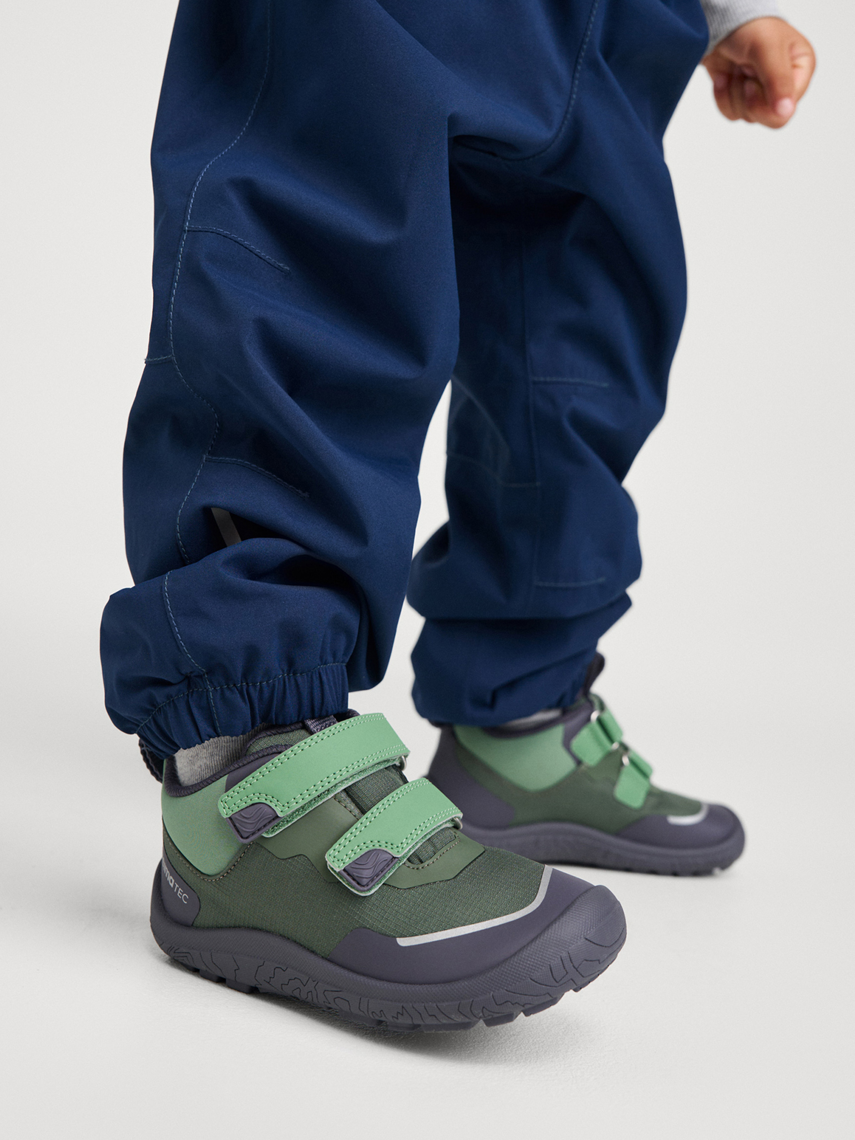 Reima Viikari Barefoot Wasserdichte Kinder Sneaker, Thyme Green, 28, Kinderschuhe
