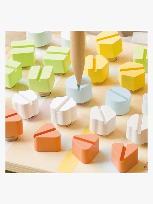 ClassicWorld Holzspielzeug Schraubenbrett