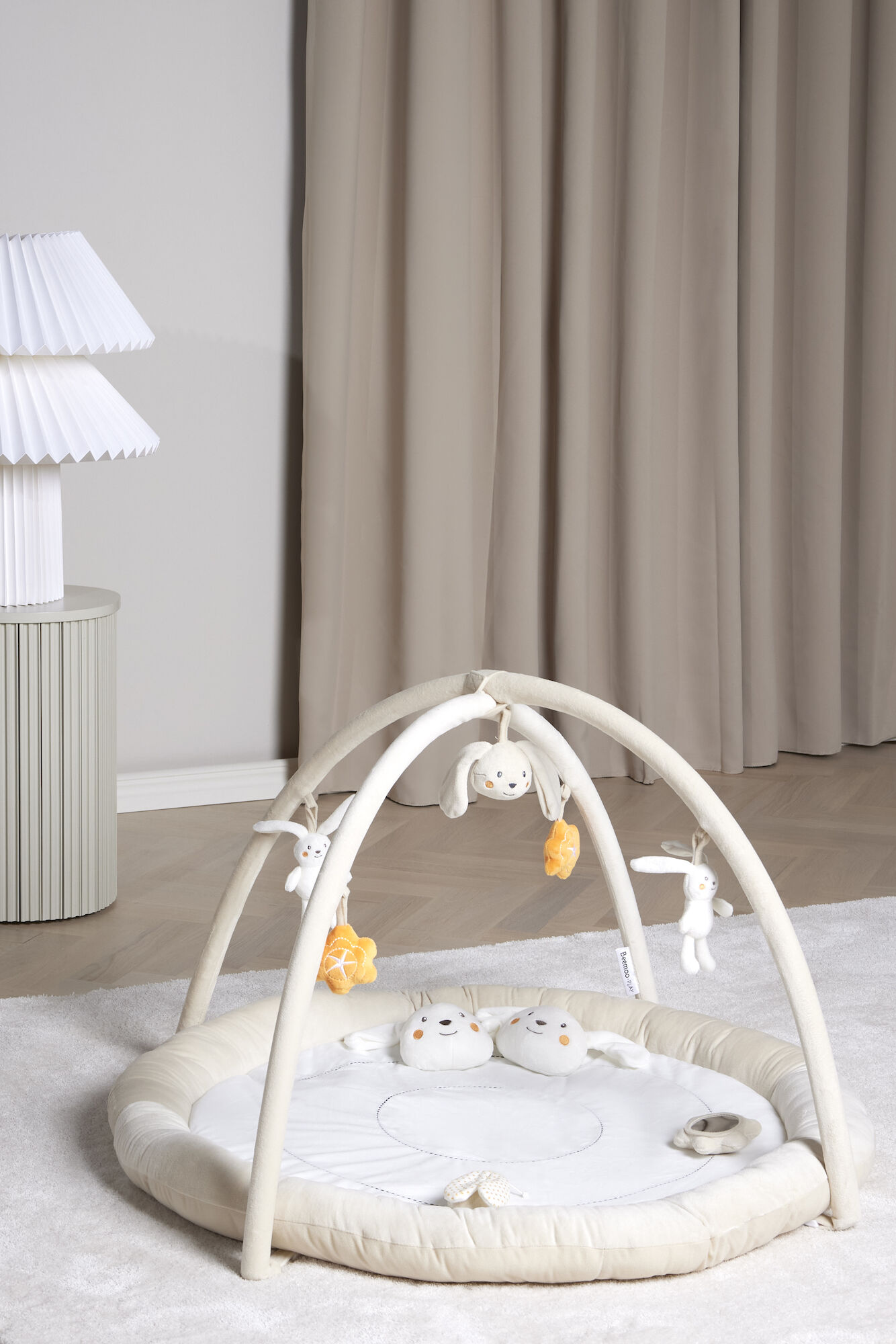 PLAY Bunny Spielbogen, Beige, Babyspielzeug
