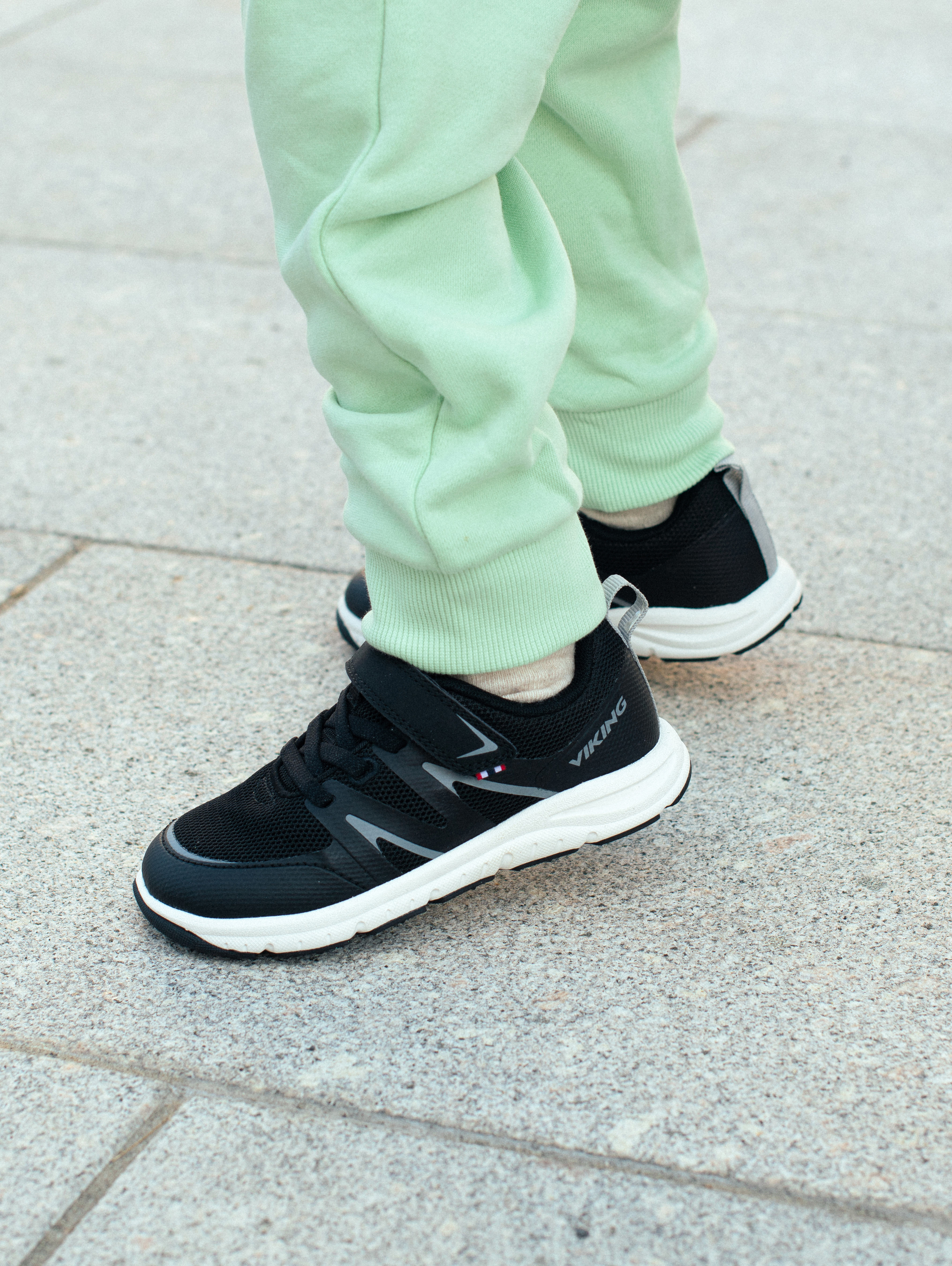 Viking Dal 1V Kinder Sneaker, Black, 26, Kinderschuhe