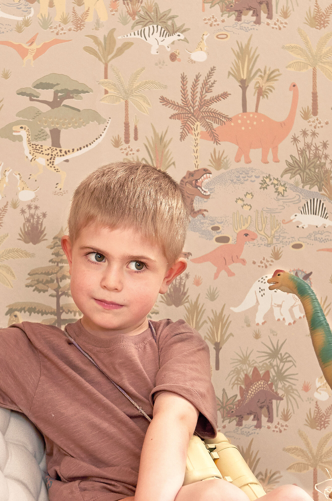 Majvillan Tapete Dinosaur Vibes, Sandy Beige