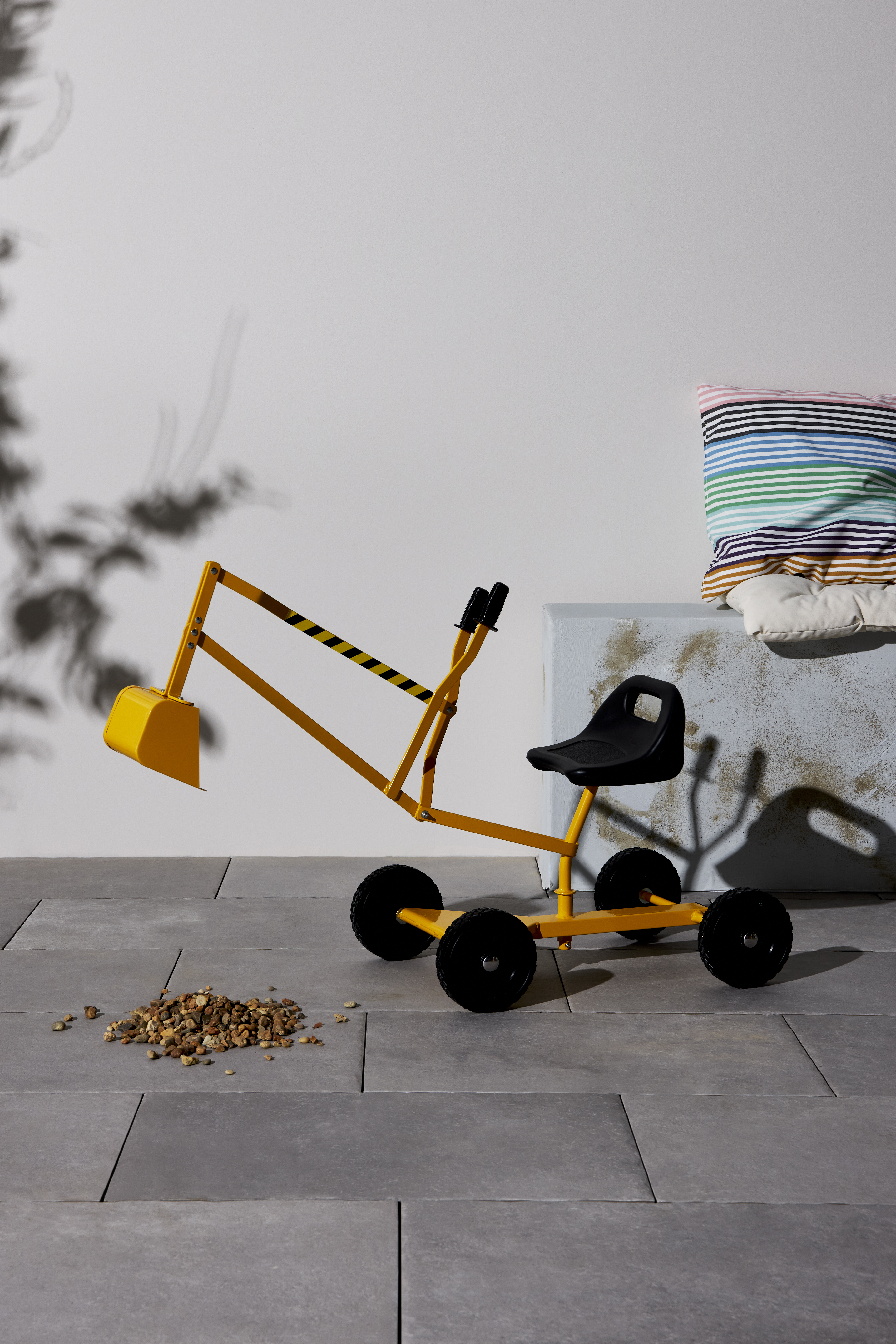 Bagger für den Sandkasten mit Rädern