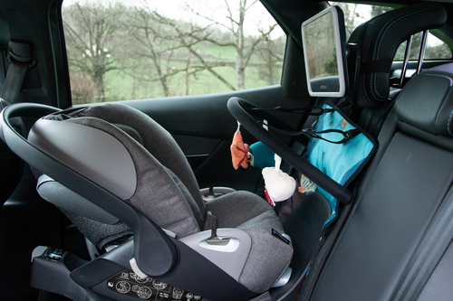 Ezimoov Sitzschutz mit Spielbogen