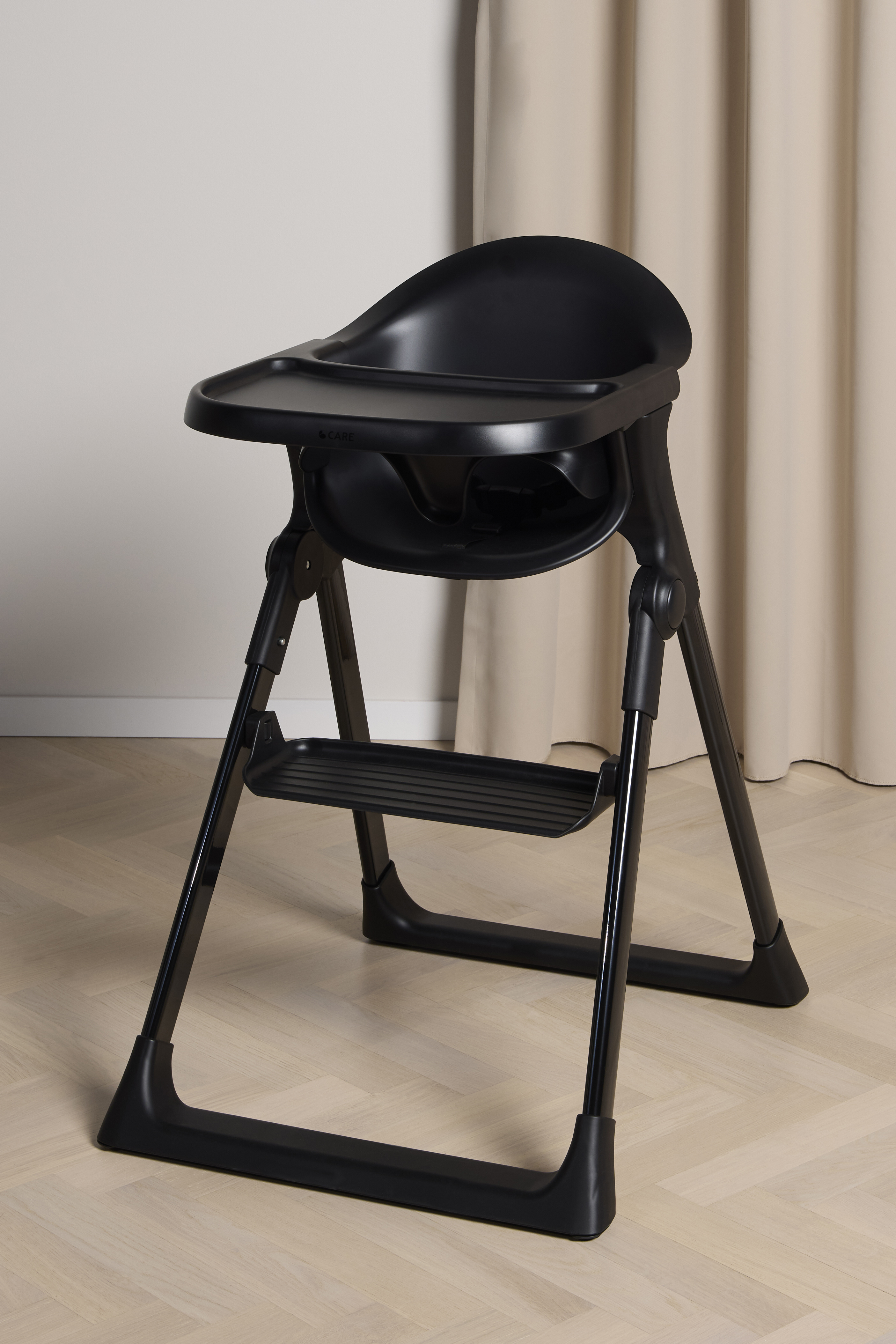 Beemoo CARE Harmony Hochstuhl, All Black