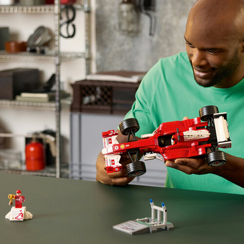 LEGO Icons 11375 Ferrari F2004 und Michael Schumacher